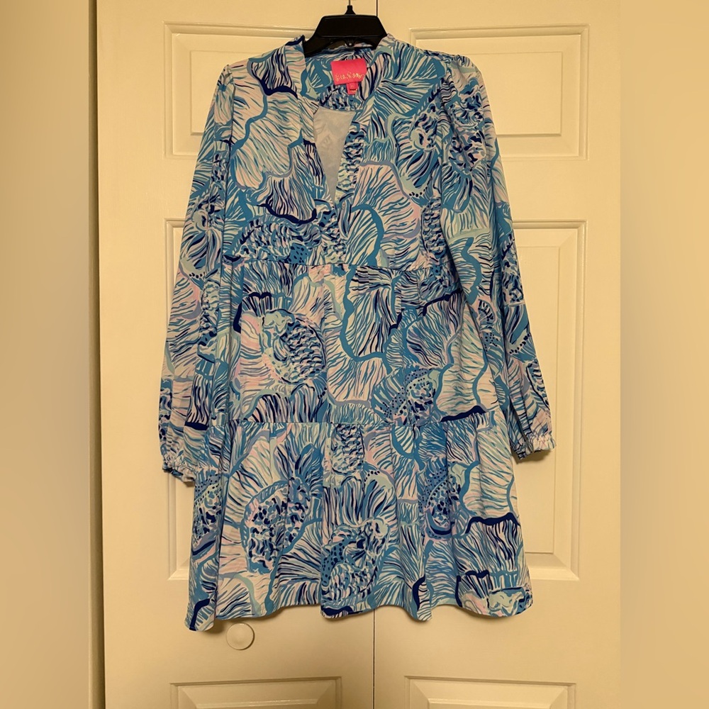 Lilly Pulitzer Blue and White Patterned Garment
